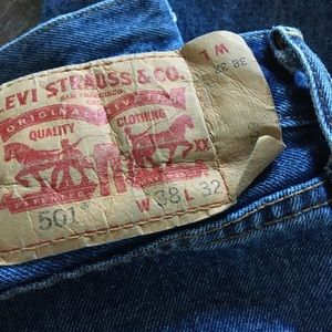 Vintage Levi’s 501 38x32 button fly. Classic!